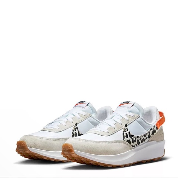 NIKE WOMENS WAFFLE DEBUT SNEAKER LEOPARD PRINT - Picture 3 of 6